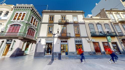 Triana Rooms EH