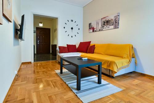 Athens Retreat 1-BDR Apartment by WeHost Athens