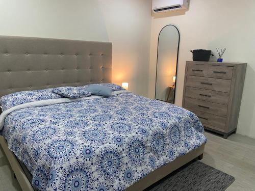 Postel nebo postele na pokoji v ubytování Paraguana Inn