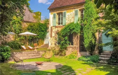 Lovely Home In Villeneuve-Sur-Yonne