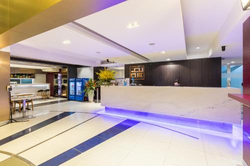 Lobbyen eller receptionen på Cubic Bed Pratunam