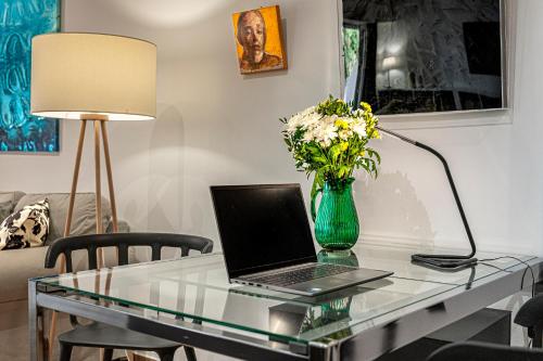 Modern Two-Bedroom Apartment In Kolonaki, Peridot - Homes