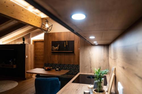 Una cocina o cocineta en Haus Gschösser