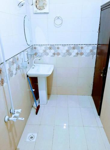 Bilik mandi di Galaxy Inn - Near Jinnah International Airport Branch
