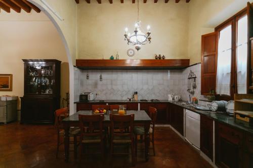 Kuchyň nebo kuchyňský kout v ubytování Komodo Casa Maravillas Rooms