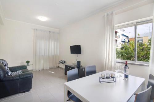 Μια τηλεόραση ή/και κέντρο ψυχαγωγίας στο Matinhos House
