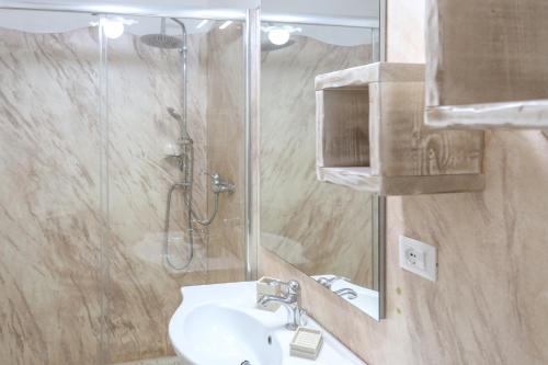 Un baño de Blue and Blue