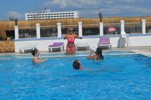 Bazén v ubytování Yasmin Hotel nebo v jeho okolí
