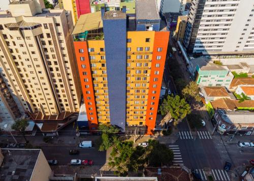 Pemandangan umum bagi Curitiba atau pemandangan bandar yang diambil dari hotel