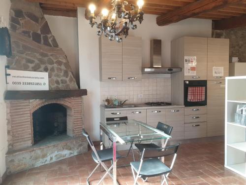 Kuchyňa alebo kuchynka v ubytovaní Vacation Home Tuscany Pisa-Lucca Studio apartment