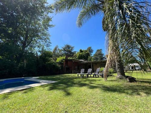 alojamiento Casa con pileta y amplio parque, a 200mts de la laguna Chascomús