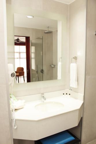 Ένα μπάνιο στο Hotel Palma Real