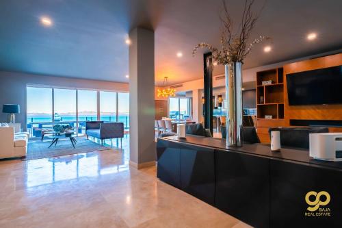 Lavish Bayview Penthouse Beachfront Complex – Photos 5