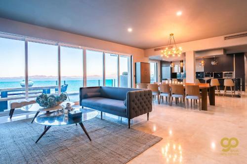 Lavish Bayview Penthouse Beachfront Complex – Photos 4