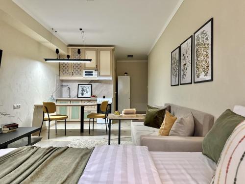 Студия ПЕНИЕ ПТИЦ в центре Алматы