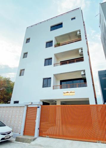 El edificio en el que está el hotel