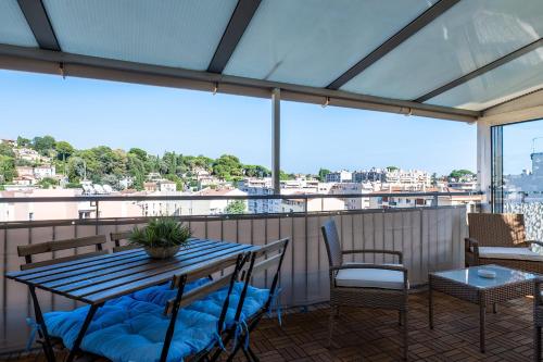 Bright cocoon in downtown Cagnes-sur-Mer