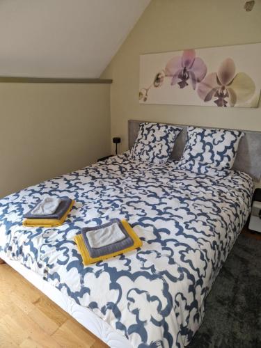 Postel nebo postele na pokoji v ubytování Gîte de charme climatisé au coeur de l'Auxois