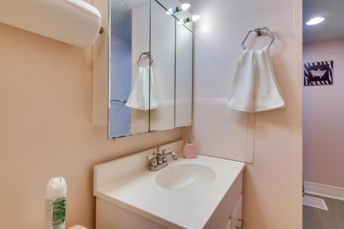 A bathroom at Charming Salisbury Getaway with Grill and Fire Pit!