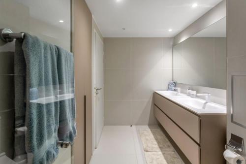 Maho Beach House - Modern 1 Bedroom Luxeにあるバスルーム