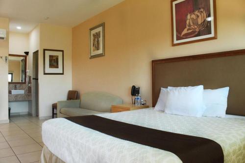 Hotel Navola Inn – Photos 2