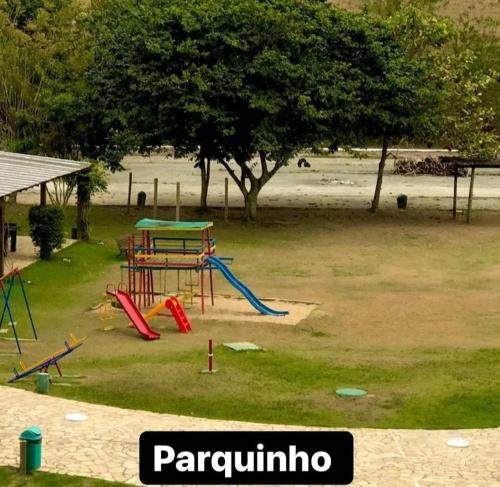 Herní místnost nebo prostor pro děti v ubytování Flat ao lado do Aldeia das Águas