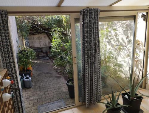 Charming little single storey house of 80 metre carre