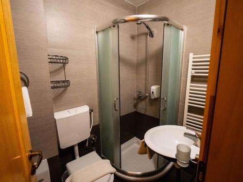 Koupelna v ubytování Natyral Razma Resort