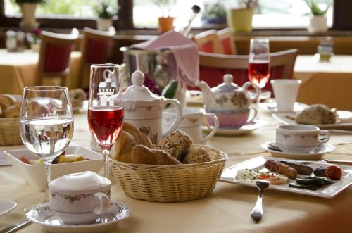 Jídlo v hotelu nebo okolí