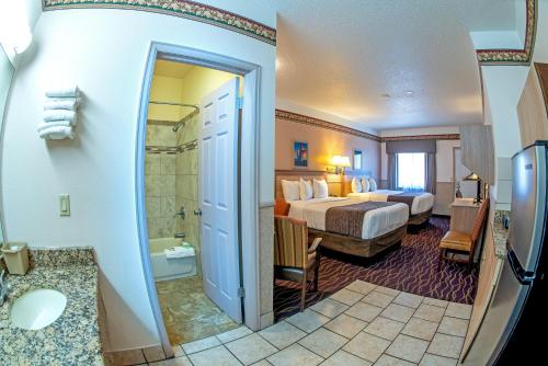 Ένα ή περισσότερα κρεβάτια σε δωμάτιο στο Silver Spruce Inn