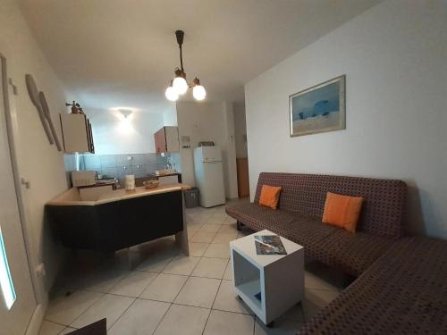 Apartments with a parking space , Krk - 21701