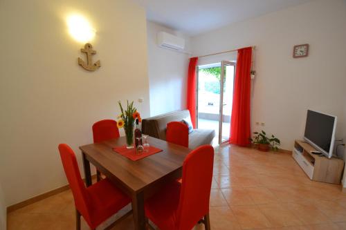 Apartments with parking space Stobrec, Split - 21820
