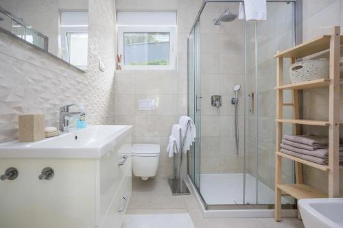 Ένα μπάνιο στο Apartments by the sea nska, Krk - 21692