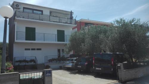 Apartments with a parking space Brodarica, Sibenik - 21888