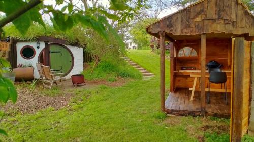 Jardín al aire libre en Hole In The Ground