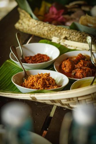 Makanan di atau berdekatan chalet