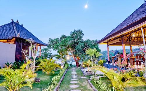 Zahrada ubytování Sunrise Ocean Hut's Lembongan