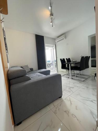 Apartment in Crikvenica with sea view, balcony, air conditioning, WiFi 3492-4