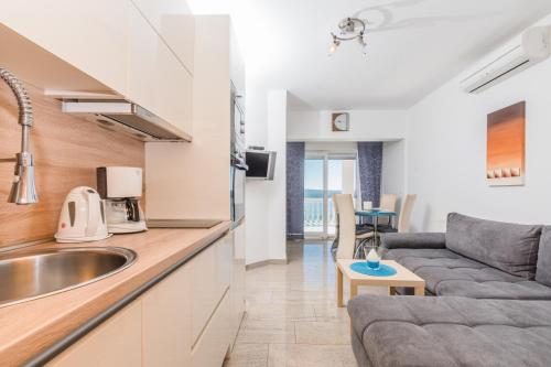 Posedenie v ubytovaní Apartment in Crikvenica with sea view, terrace, air conditioning, WiFi 3492-2