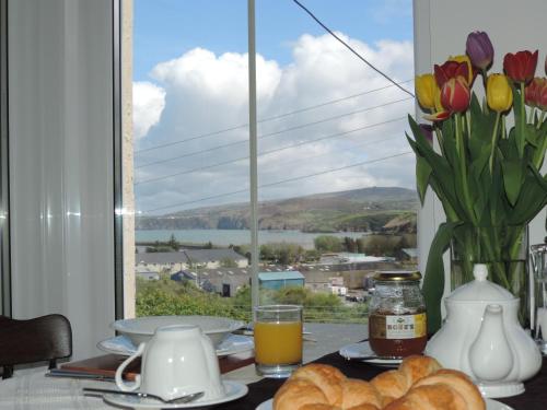 En generel udsigt til bjerge eller udsigt til bjerge taget fra bed and breakfast-stedet