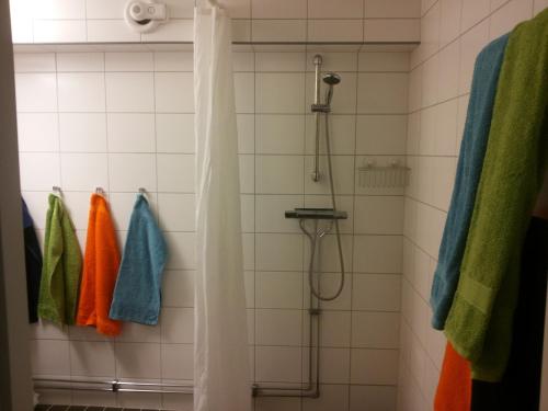 Ett badrum på Lägenhet Lillisgården