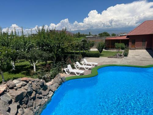 Pool House – Photos 5