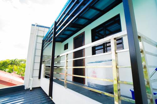 Balkoni atau teres di LacambraHills Studio Olongapo