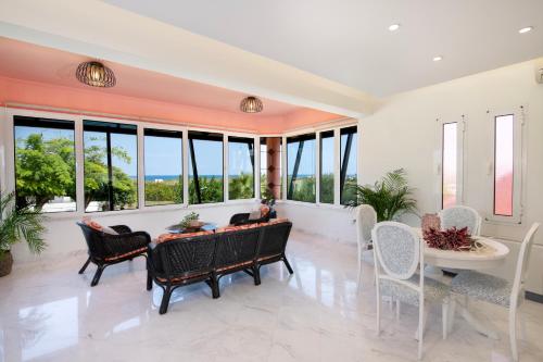 Гостиная зона в Eleni Residence by the sea