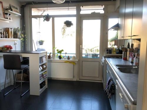 FREE PARKING Entire cozy house in Amsterdam Noord