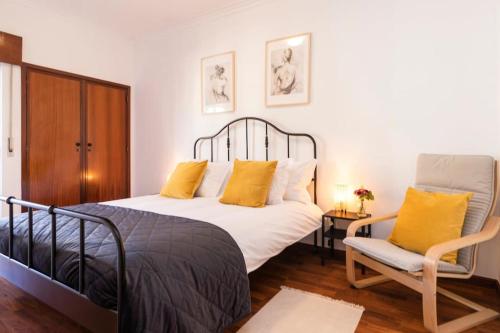 Postel nebo postele na pokoji v ubytování Oeiras 2 bedroom - Great for Holidays and Work