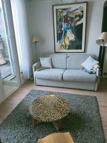 Photo de la galerie de l'établissement Paris centre grand duplex avec belle terrasse, à Paris