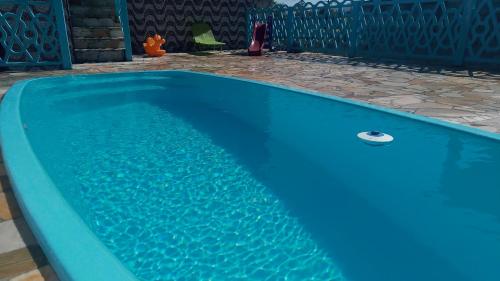 Casa com piscinaの敷地内または近くにあるプール