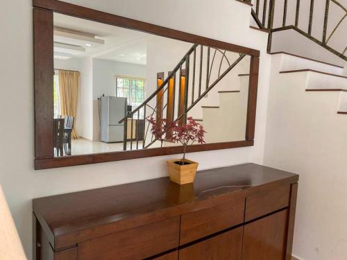 Φωτογραφία από το άλμπουμ του Teluk Cempedak Semi-D House 19Pax By Iconique σε Kuantan