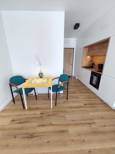 Fotografia z galérie ubytovania Uroczy apartament z miejscem na auto w garażu vo Varšave